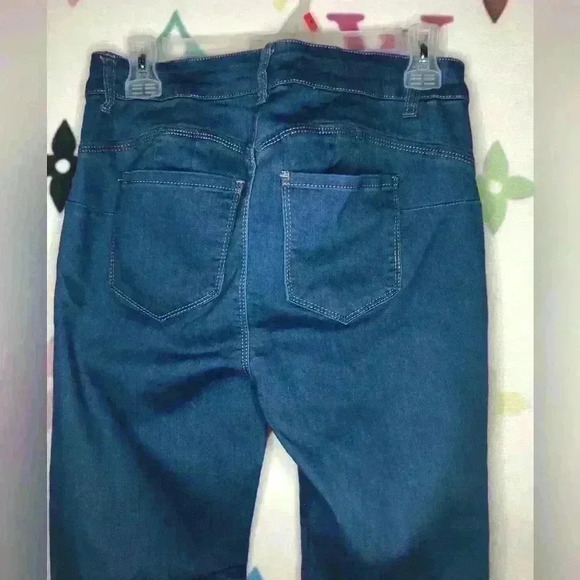 Blue Jeans - Picture 9 of 9